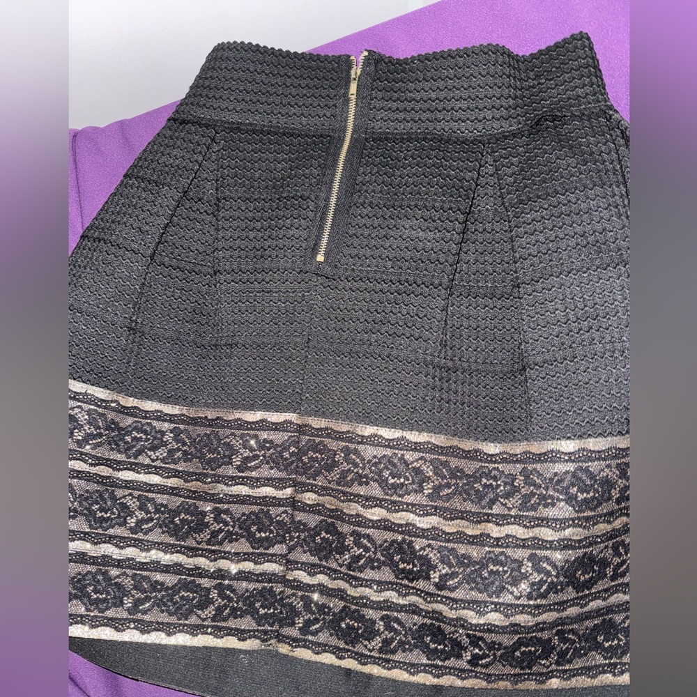 ROMEO & JULIET COUTURE Black and Gold Mini Skirt